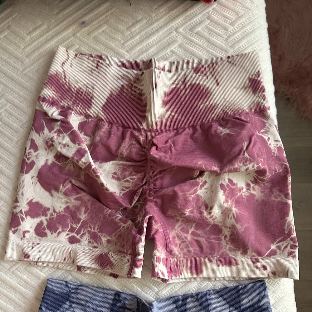 Pink/White Tie Dye Scrunch Butt Shorts